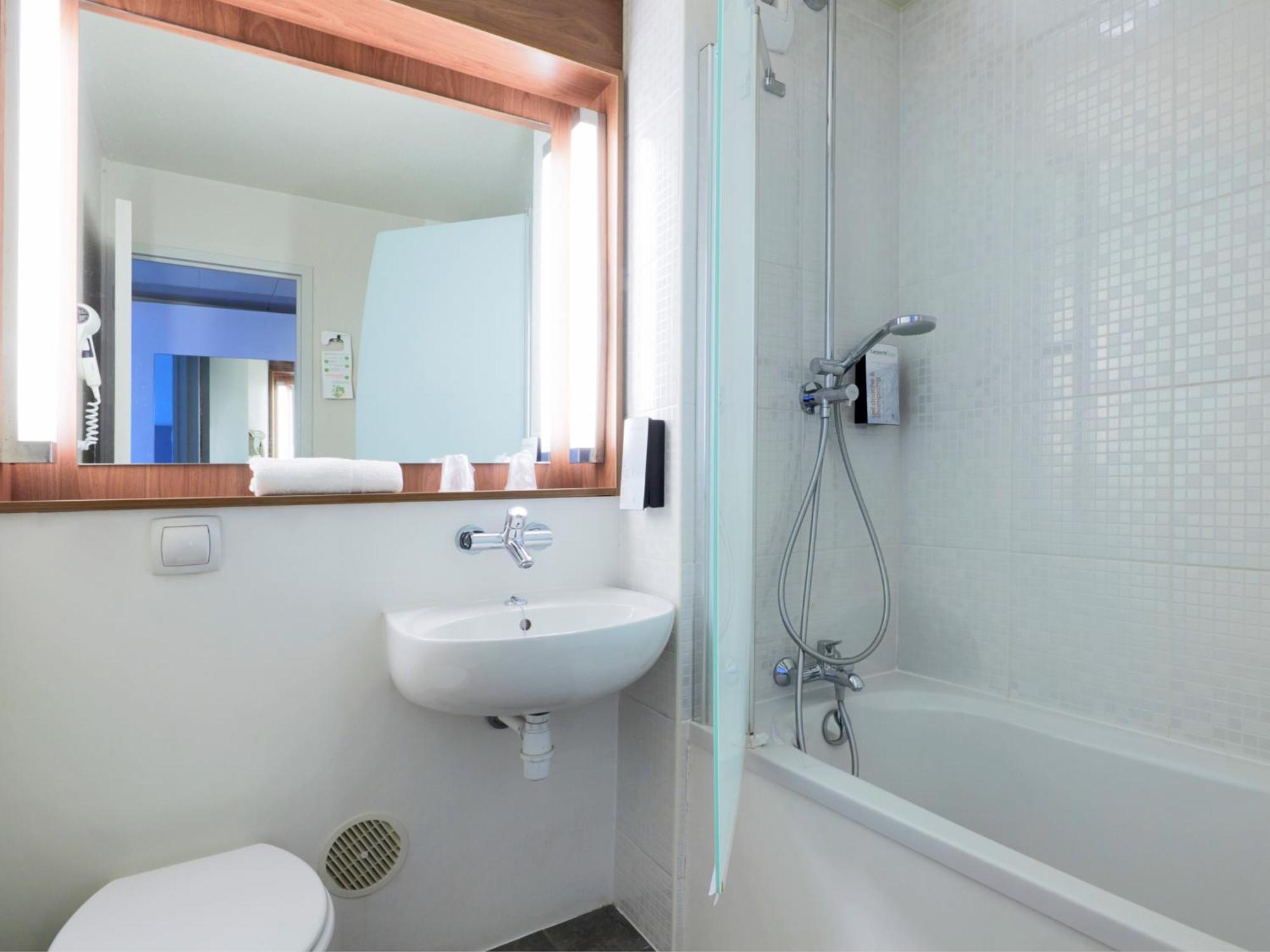 Campanile Hotel Beauvais Zewnętrze zdjęcie